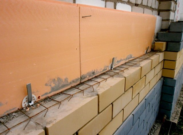 Как да изолираме стените на къщата отвън - с пяна или пяна 2