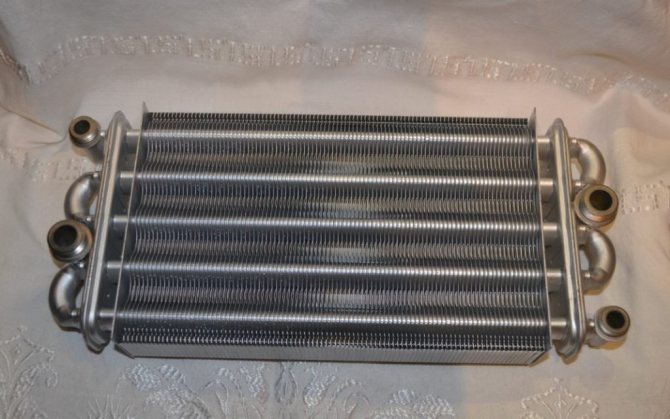 Почистете топлообменника със защитно покритие