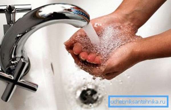 За да работи миксерът, е необходимо прекомерно налягане във водоснабдителната система.