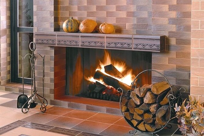 Какви дърва за огрев са най-подходящи за камината