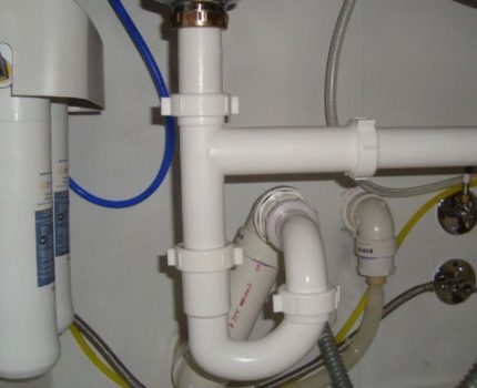 Двуоборотно водно уплътнение за канализация