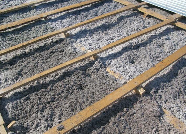 как да поставите изолация на тавана