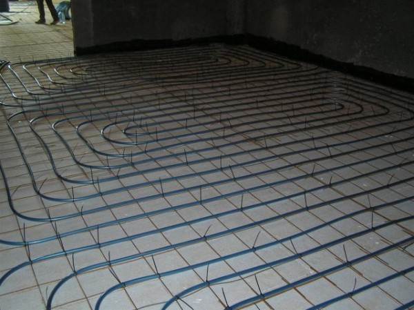 Как правилно да попълните видео за топъл под