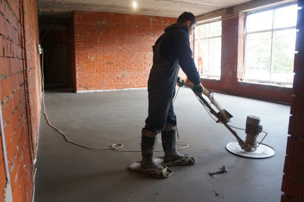 Как правилно да попълните видео за топъл под