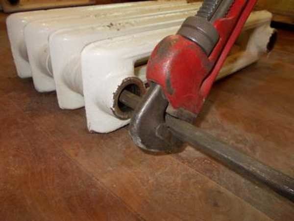 Как да разглобите стара чугунена батерия