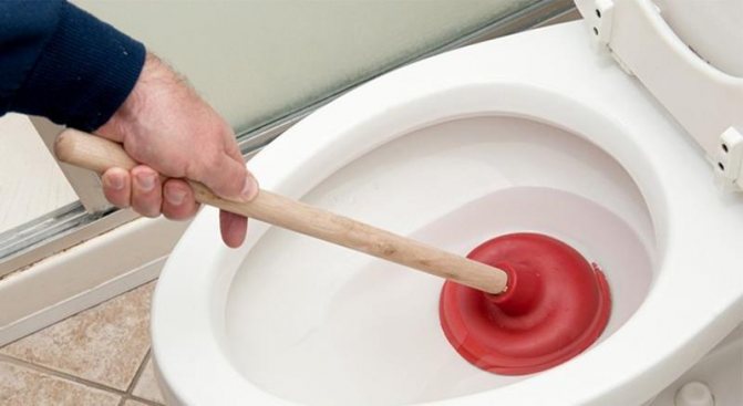 Как да премахнете въздушен шлюз от канализация