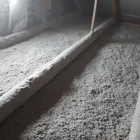 Как да изолирате тавана в баня със студен покрив със собствените си ръце