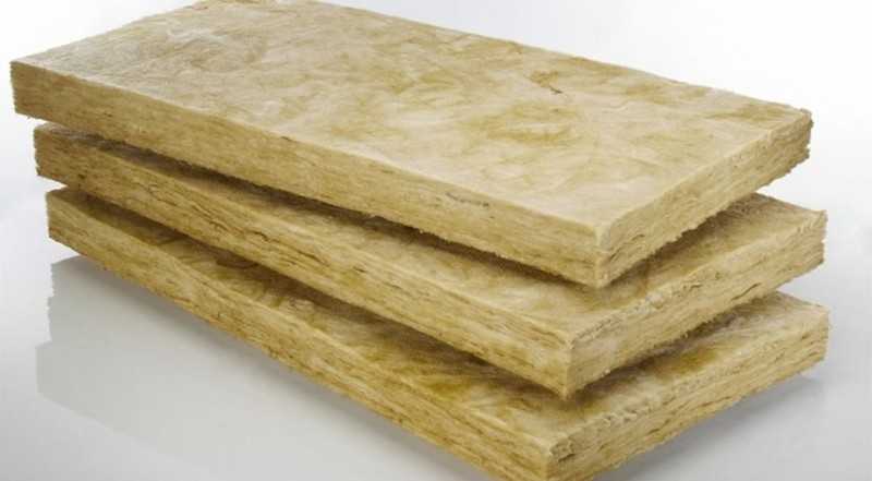 Как да изолирате тавана в баня със студен покрив със собствените си ръце