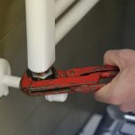 Как да освободим въздуха от нагревателя за кърпи