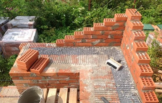 Кладенец на зидария от тухлени стени - техника на подреждане