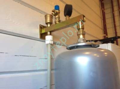 скоба с група за безопасност.