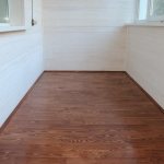 ламинат на балкона