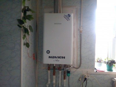 Стенен котел Navien в кухнята