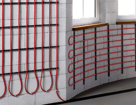 Необичайно използване на системата за подово отопление на стената