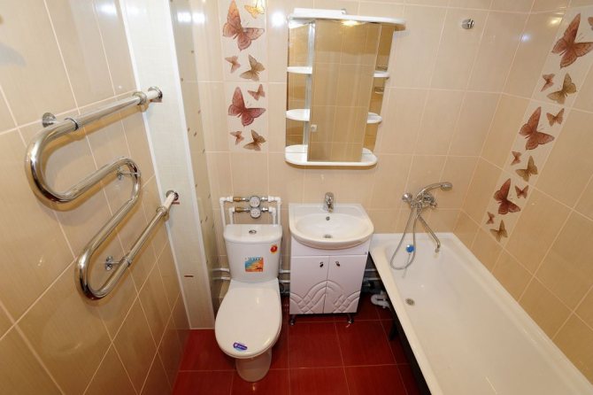 Пластмасовите панели могат да бъдат съобразени с дизайна на вече завършена баня