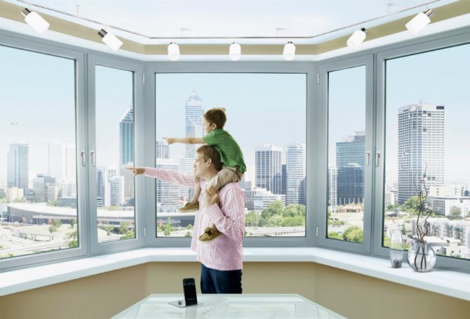 Консумацията на електроенергия на климатика зависи от метеорологичните условия навън и броя на прозорците в стаята