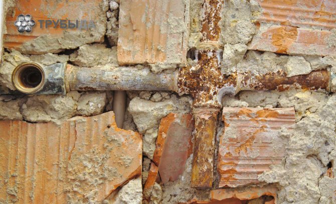 Ръжда метална тръба