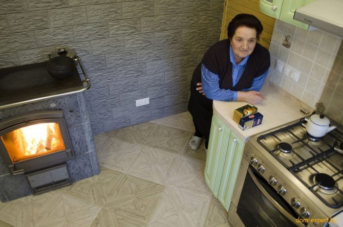 Смених руската печка с финландската - и не съжалих! Историята на син, който даде на родителите си топлина в къщата