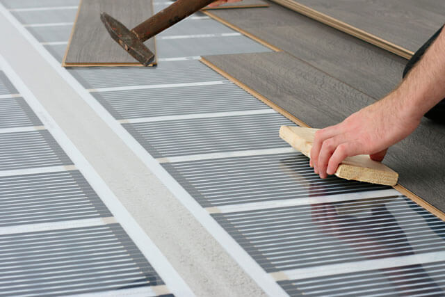 Топъл под от филмов тип