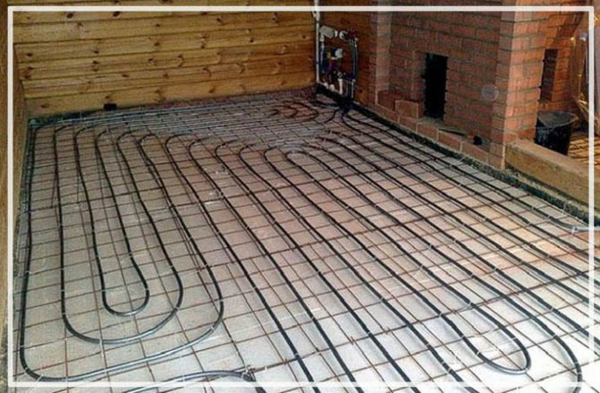 топъл под във ваната