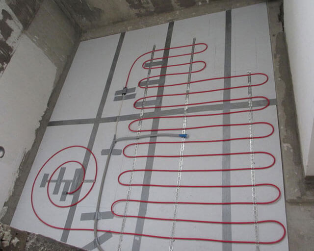 топъл под в гаража от отопление