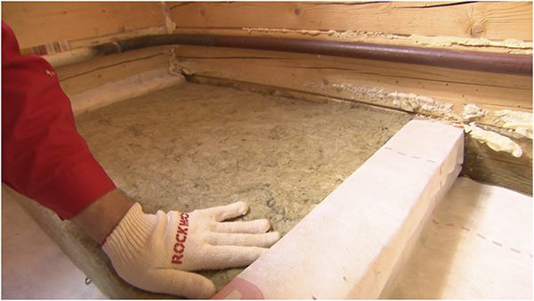 Полагане на минерална вата на пода