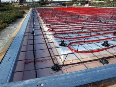 полагане на подово отопление в основата на сградата