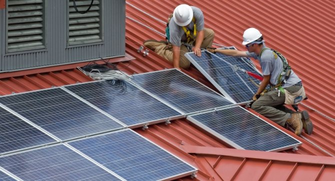 монтаж на слънчеви панели