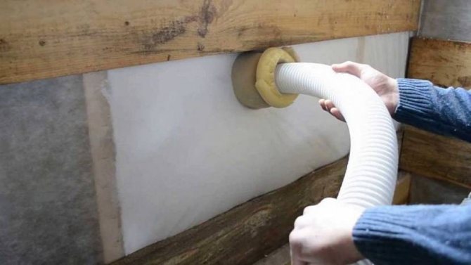 изолация на скатни покриви върху дървени греди