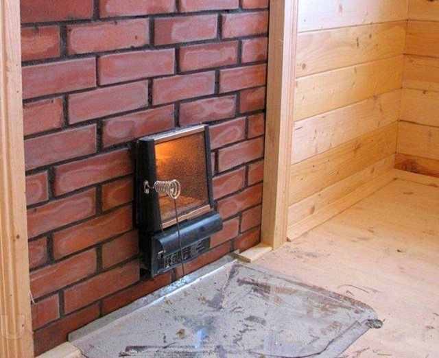 В показаната версия собственикът избра да постави отвора с тухла