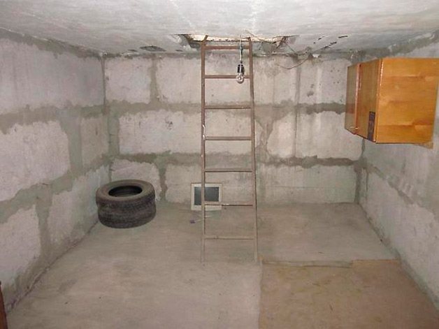 Изграждане на стени в сутерена на гаража